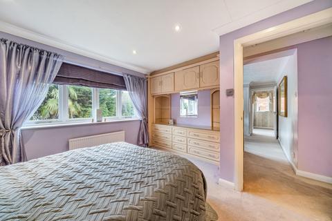 9 Windsor Close, Chislehurst, BR7 6TD
