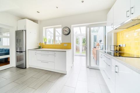 123 Slades Drive, Chislehurst, BR7 6JZ