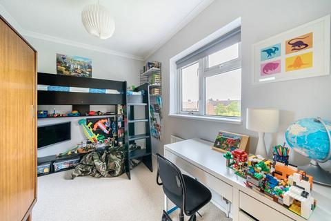 123 Slades Drive, Chislehurst, BR7 6JZ