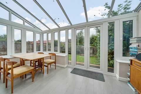 123 Slades Drive, Chislehurst, BR7 6JZ