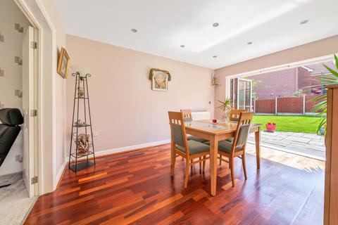 4 Fidgeon Close, Bromley, BR1 2FG