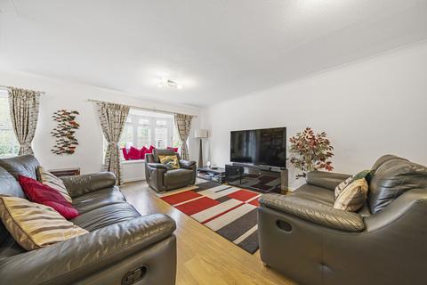 4 bedroom detached house for sale, Harton Close, Bromley