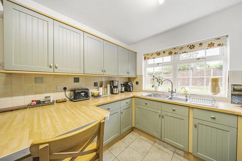 4 bedroom detached house for sale, Harton Close, Bromley