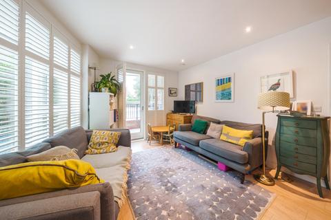 2 bedroom apartment for sale, Dobson Walk, Camberwell