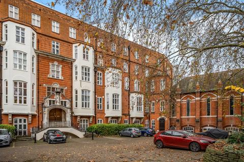3 bedroom apartment for sale, Cormont Road, London