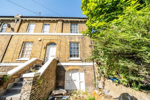 3 bedroom end of terrace house for sale, County Grove, London