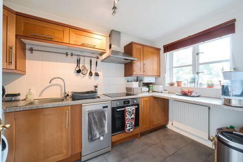 2 bedroom apartment for sale, Cuthbert Gardens, London