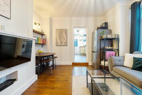 27a Gilbey Road, London, SW17 0QQ