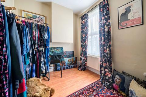 17 Hafton Road, London, SE6 1LW