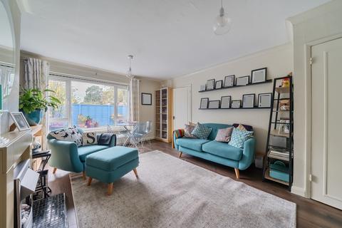 23 Faversham Road, London, SE6 4XE