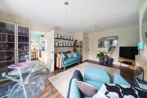 23 Faversham Road, London, SE6 4XE