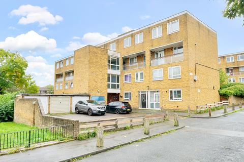 72 Polecroft Lane, London, SE6 4EF