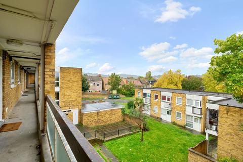 72 Polecroft Lane, London, SE6 4EF
