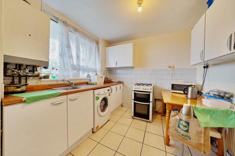 72 Polecroft Lane, London, SE6 4EF