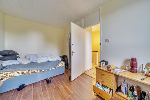 72 Polecroft Lane, London, SE6 4EF