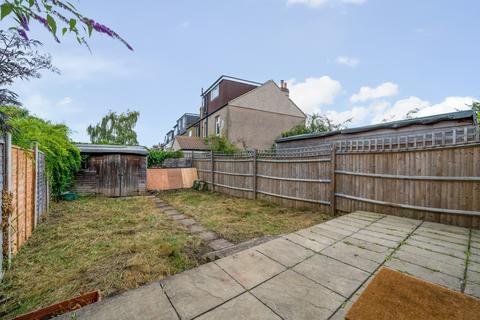 70 Hazelbank Road, London, SE6 1TQ