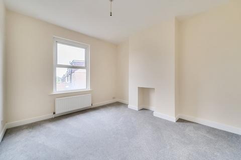 70 Hazelbank Road, London, SE6 1TQ