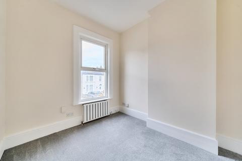 70 Hazelbank Road, London, SE6 1TQ