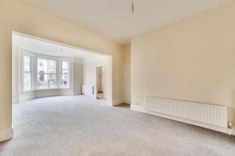 70 Hazelbank Road, London, SE6 1TQ