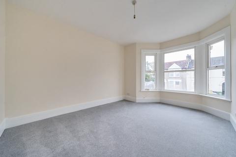 70 Hazelbank Road, London, SE6 1TQ