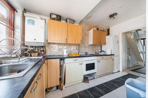 3 bedroom terraced house for sale - Further Green Road, London