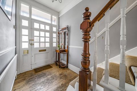 7 Ardoch Road, London, SE6 1SR