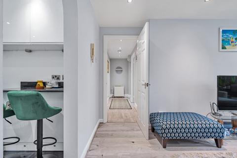 Flat 1, Montrose Court Cumberland Place, London, SE6 1NA