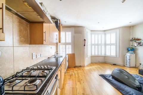 2 bedroom apartment for sale, Beechfield Road, London
