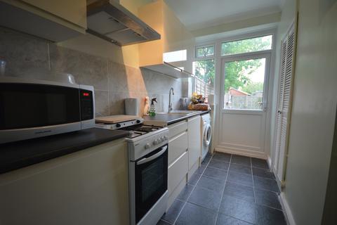 2 bedroom terraced house for sale - Brookehowse Road, London