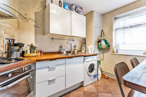2 bedroom apartment for sale, Friern Road, East Dulwich, London