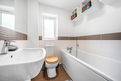 60 Oakes Crescent, Dartford, DA1 5UF