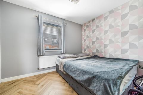 60 Oakes Crescent, Dartford, DA1 5UF