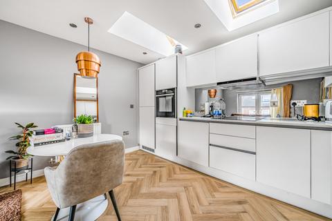 60 Oakes Crescent, Dartford, DA1 5UF