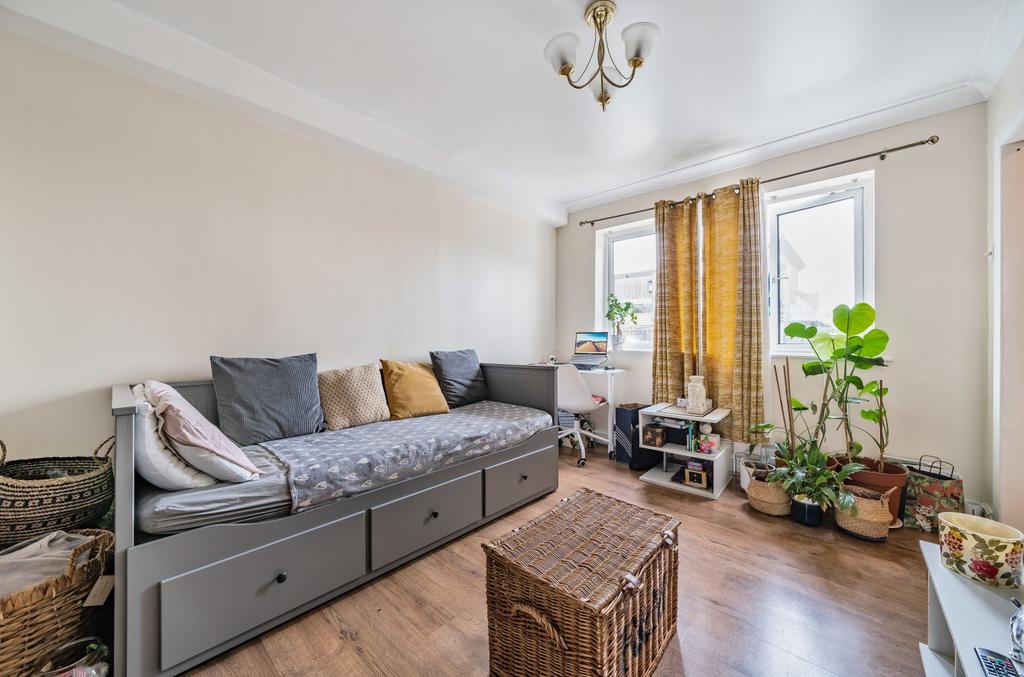 Gordon Road, Dartford 3 bed terraced house £310,000