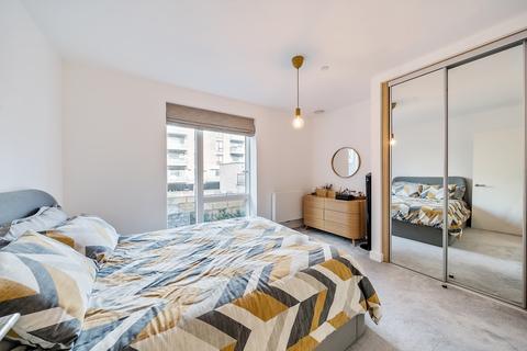 2 bedroom apartment for sale, Trathen Square, London