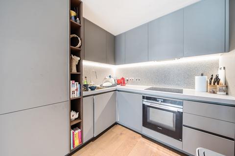 2 bedroom apartment for sale, Cutter Lane, London