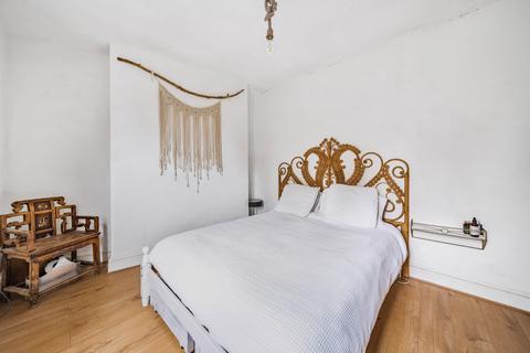 3 bedroom apartment for sale, Trafalgar Road, London