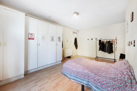 2 bedroom flat for sale, Compayne Gardens, South Hampstead NW6