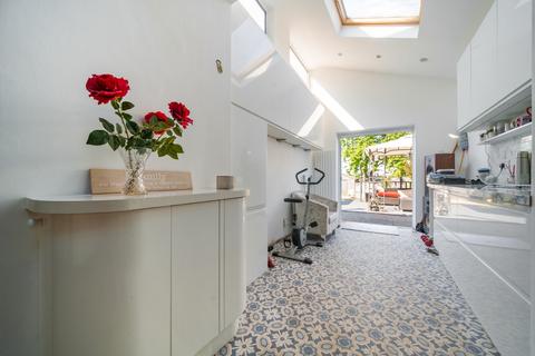 689 Sidcup Road, London, SE9 3AQ