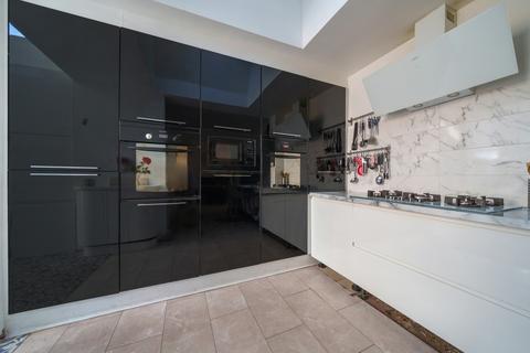 689 Sidcup Road, London, SE9 3AQ