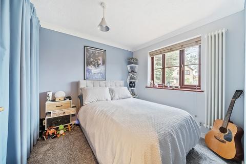 26 Ravenscroft Crescent, London, SE9 4LL