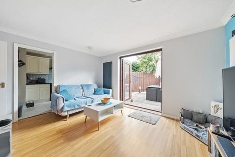 26 Ravenscroft Crescent, London, SE9 4LL