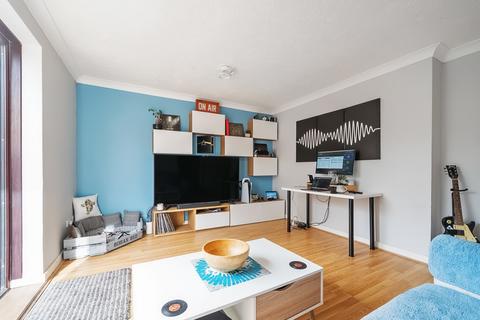 26 Ravenscroft Crescent, London, SE9 4LL