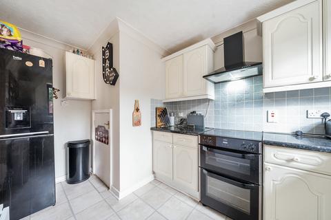 26 Ravenscroft Crescent, London, SE9 4LL