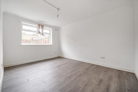 26 High Point, London, SE9 3NZ
