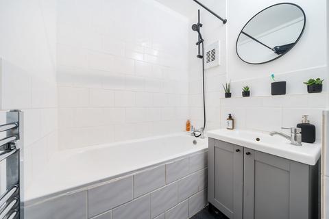 24 Windley Close, London, SE23 3YQ