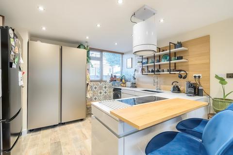 3 Mirror Path, London, SE9 4NY
