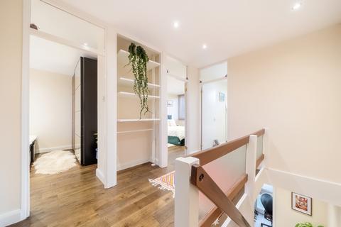 3 Mirror Path, London, SE9 4NY