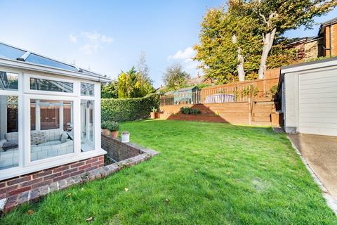 2 bedroom bungalow for sale - Downs Road, Istead Rise, Gravesend