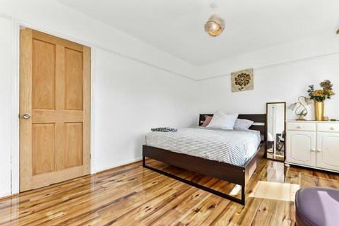 3 bedroom semi-detached house for sale, Gloucester Road, Gravesend